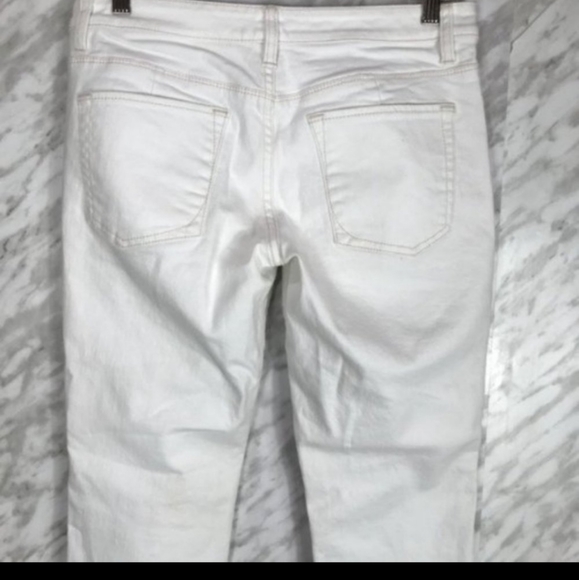 Elie Tahari Adena Straight Leg Jeans - Size 6 - White Jeans, Mid-Rise, Straight - Picture 5 of 8